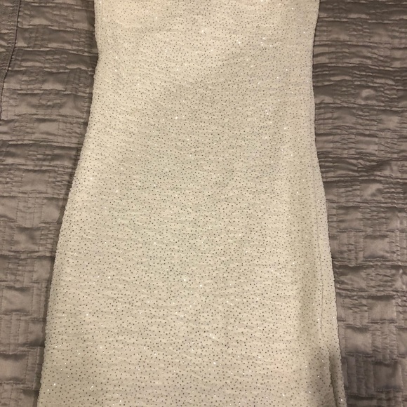 WHITE SPARKLY FLOWER DRESS - Picture 5 of 6